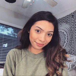 Meet your Posher, Daniela